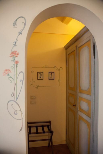 Others 4, Locanda Degli Artisti, Florence