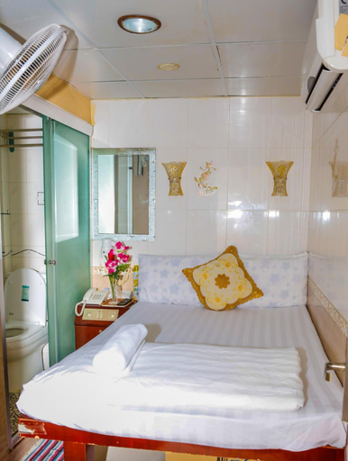 Bedroom 3, Everest Hostel Block E, Kowloon