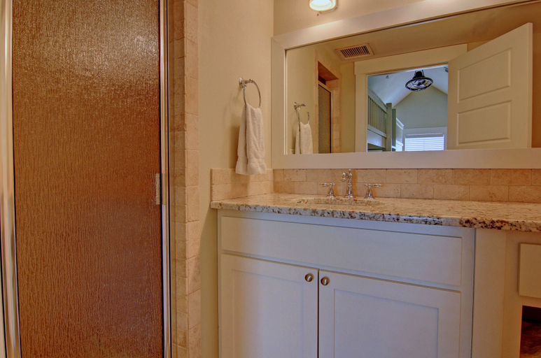 Bathroom 3, Cinnamon Shore- Porter Ansas TC 3302, Nueces