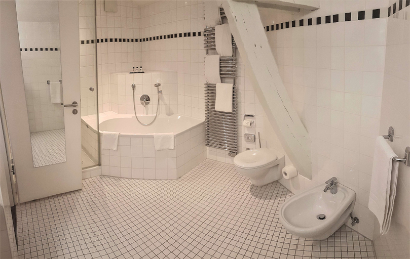 Bathroom 4, nestor Hotel Stuttgart-Ludwigsburg, Ludwigsburg