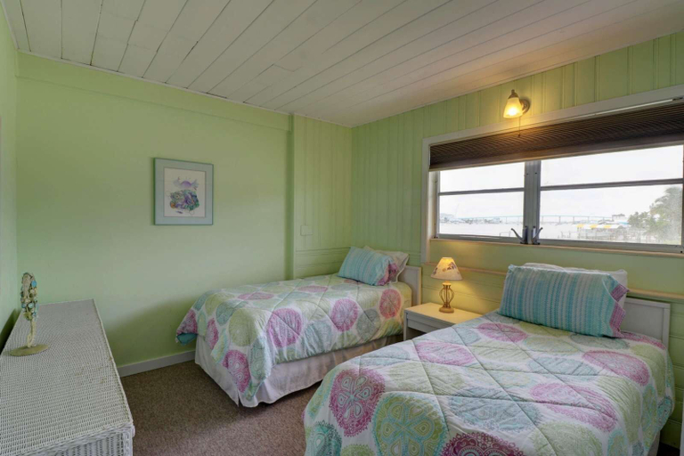 Bedroom 4, Bayside Bungalow 3 - Beautiful Bay Views, Lee