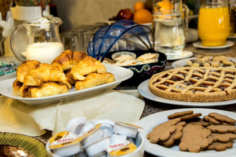 Food & Drinks 5, Hotel El Cortijo, Confluencia