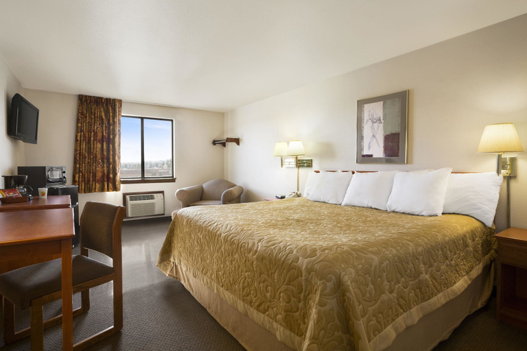 Bedroom 3, Super 8 by Wyndham Coeur d'Alene, Kootenai