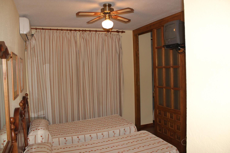 Bedroom 4, Hostal Andalucía, Granada