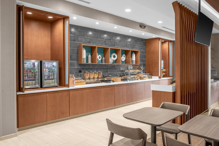 Food & Drinks 5, SpringHill Suites by Marriott Jackson, Madison