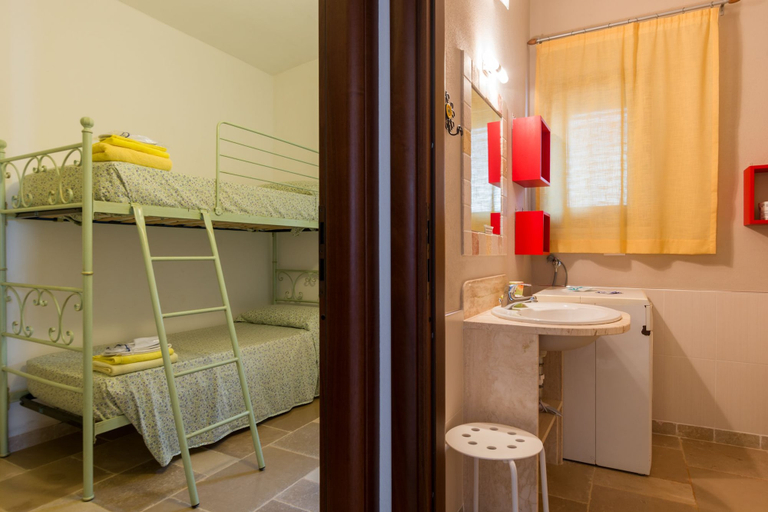 Bathroom 4, Lamia Sole, Brindisi