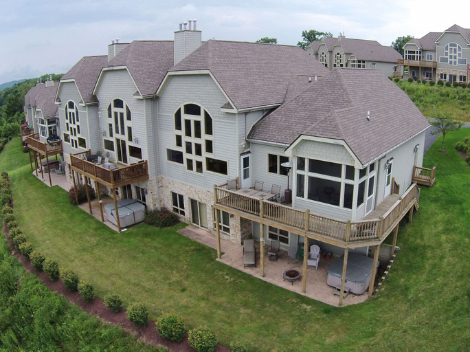 Exterior & Views 1, Amazing Overlook, Garrett