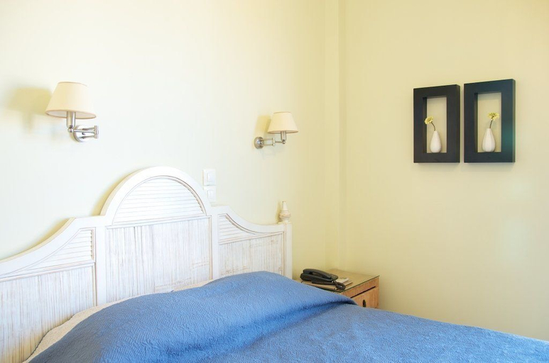 Bedroom 4, Hotel Karthea, South Aegean