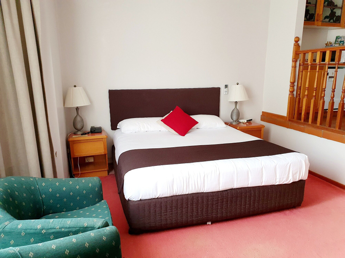 Bedroom 3, McNevin's Warwick Motel, Warwick - Central