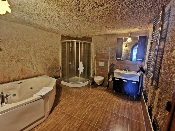 Bathroom 5, Falcon Cave Suites, Nevşehir