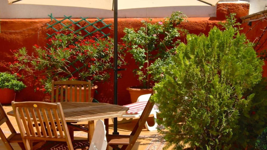 Others 5, Hostal Cervantes, Madrid