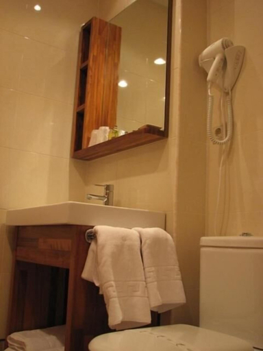 Bathroom 3, Hotel Ruta de la Plata, Asturias