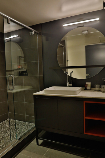 Bathroom 4, Lora, Washington