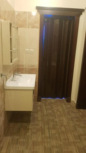 Bathroom 5, Arabian Palm Hotel