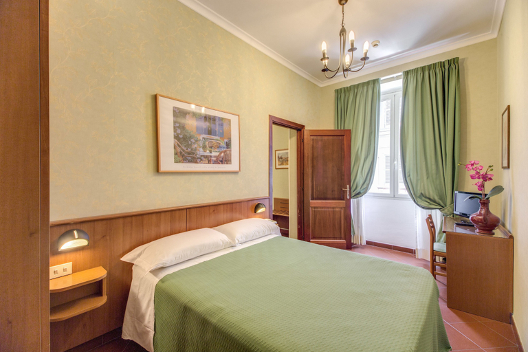 Bedroom 3, Hotel Corona, Rome