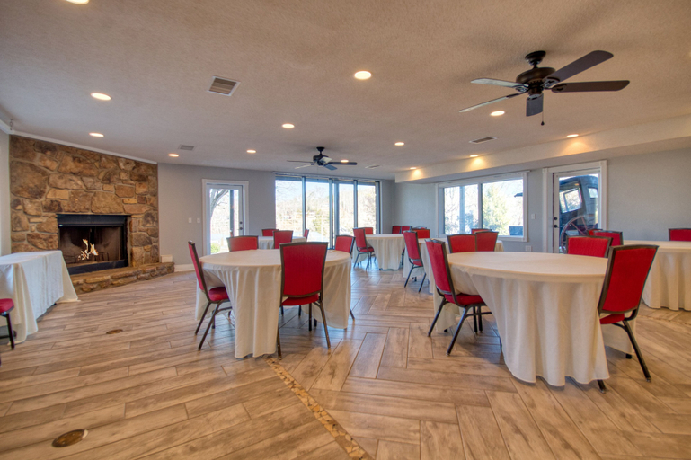 Food & Drinks 5, Tremont Lodge & Resort, Blount
