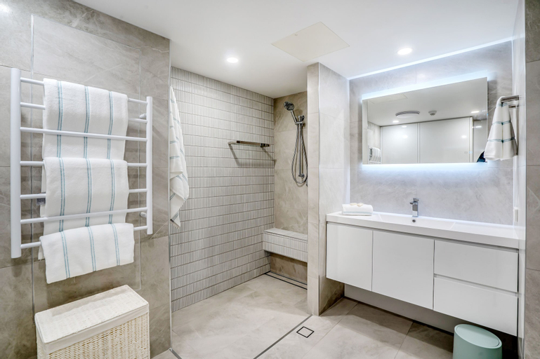 Bedroom 4, Pacific Plaza Apartments, Gold Coast