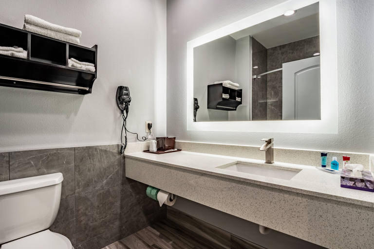 Bathroom 4, Scottish Inns Katy, Houston
