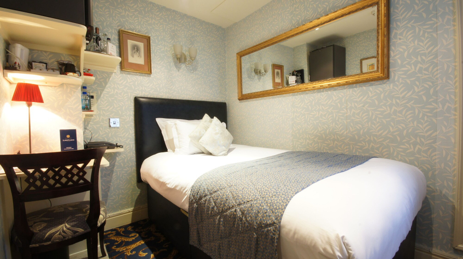 Bedroom 2, The Leonard Hotel, London