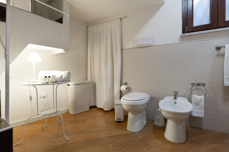 Bathroom 5, Quattro Canti Charming Flat, Palermo