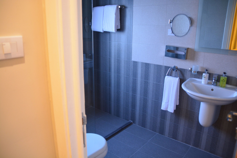 Bathroom 4, The Y Hotel Amman, Wadi Essier