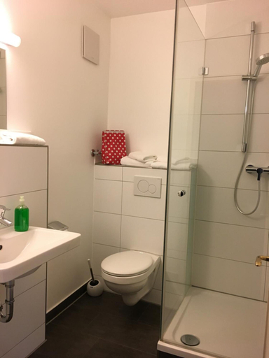 Bathroom 5, Hotel Bergbauer, Neuburg-Schrobenhausen