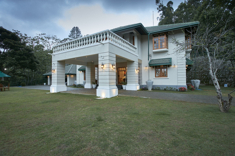 Exterior & Views