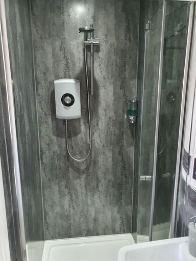 Bathroom 4, Bowness Guest House, Cumbria