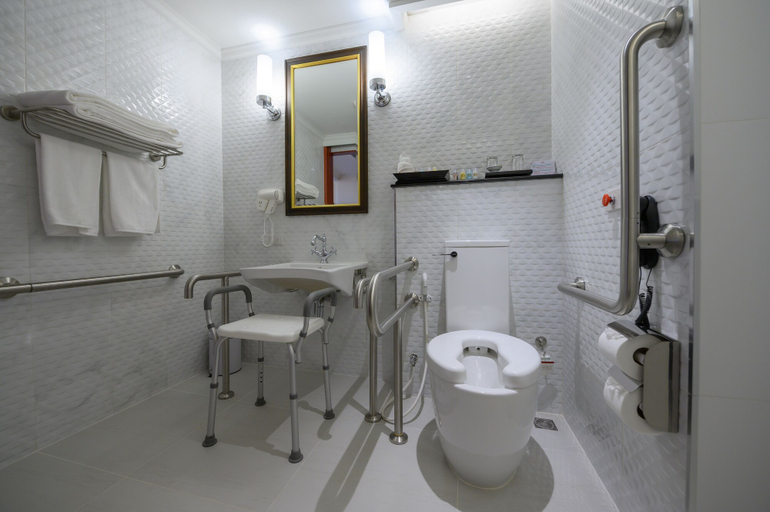 Bathroom 4, Empress Premier Hotel, Muang Chiang Mai