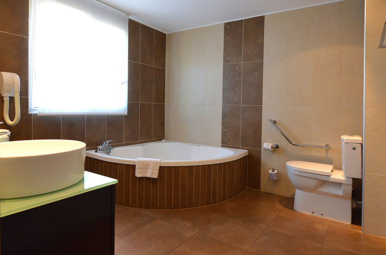Bathroom 4, A Madonetta, Corse-du-Sud