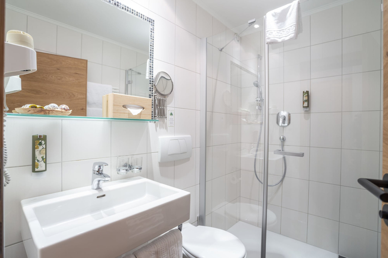 Bathroom 5, Hotel Seppl, Innsbruck Land