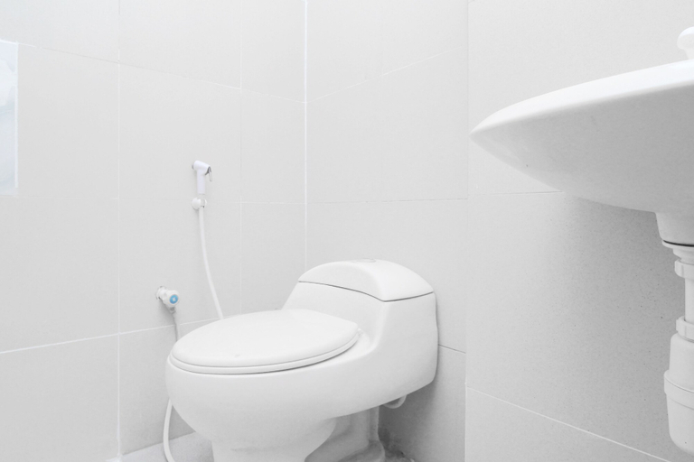 Bathroom 5, Kamar Keluarga Tanjung Duren II, West Jakarta