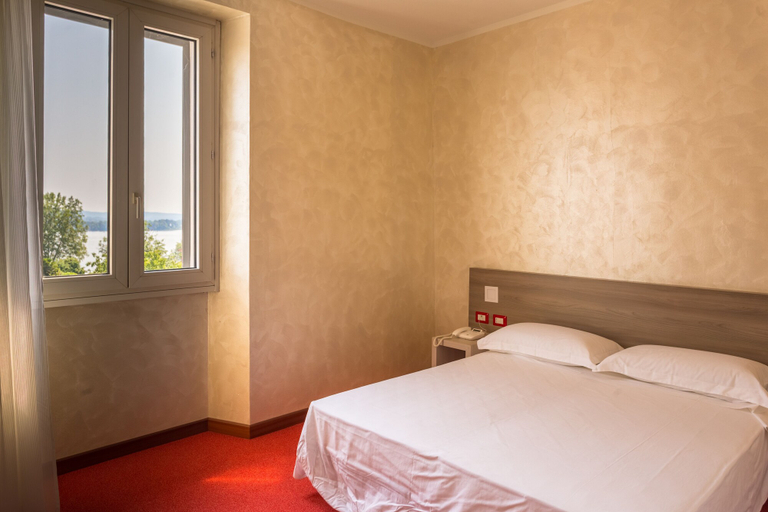 Bedroom 2, Hotel Italia Dormelletto, Novara
