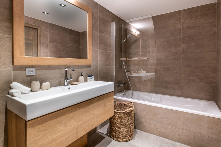 Bathroom 5, Whistler Lodge by Alpine Resorts, Savoie