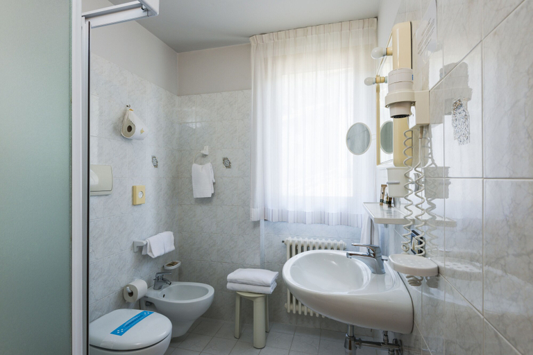Bathroom 3, Animæ Natura Hotel & Chalet, Trento