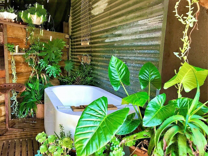 Bathroom 4, Sutton Spring Art Retreats, Hepburn - East