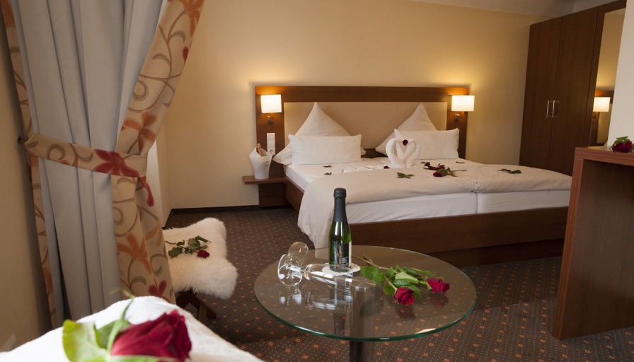 Bedroom 5, Hotel Gasthof Goldener Adler, Schwäbisch Hall