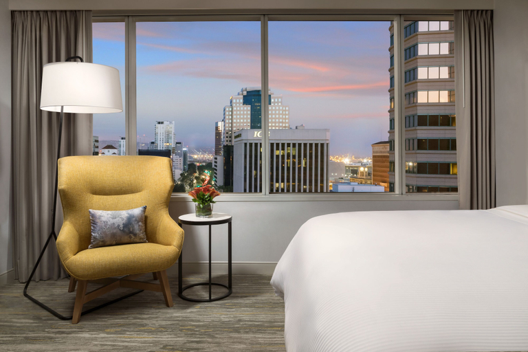 Bedroom 3, The Westin Long Beach, Los Angeles