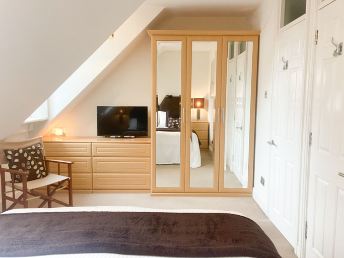 Bedroom 2, Quayside Quarters, Poole