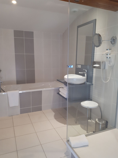 Bathroom 4, Auberge Bressane de Buellas, Ain