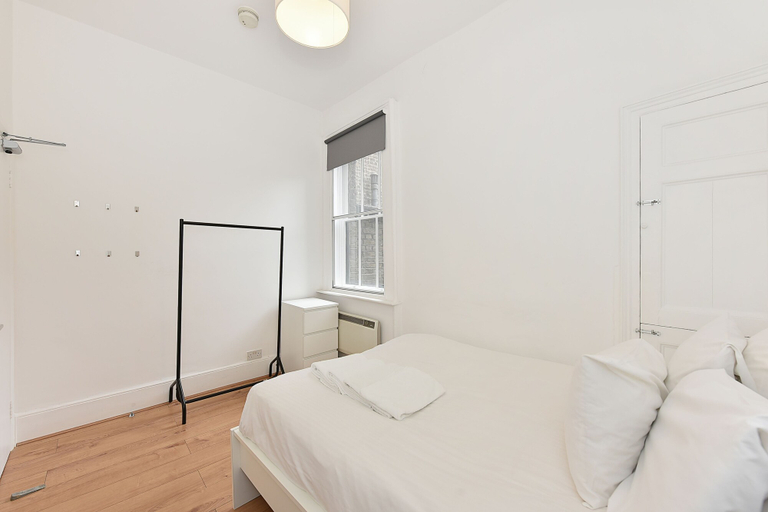 Bedroom, Blandford Street Apartments, London