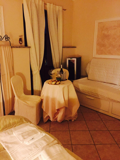 Bedroom 4, Hotel Martin, Torino