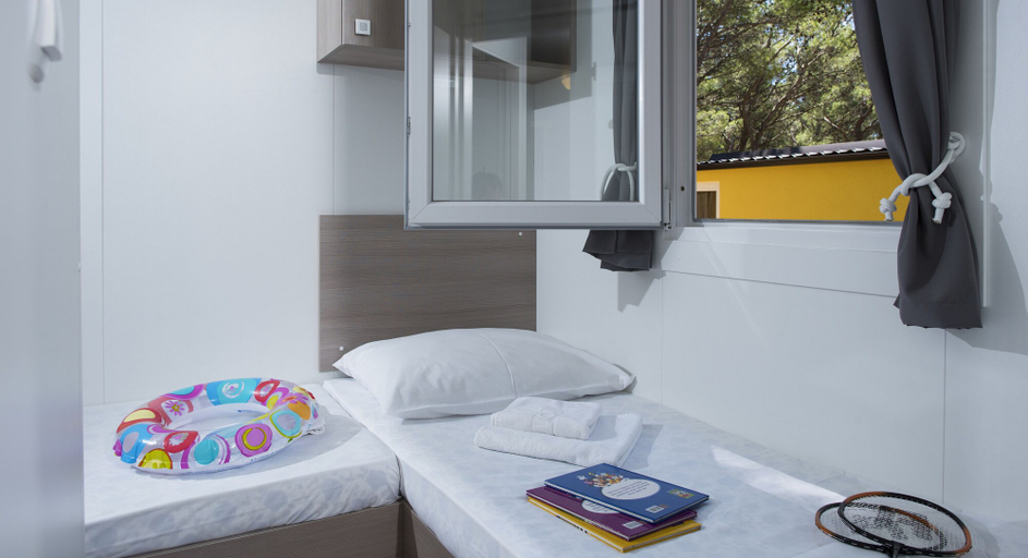 Bedroom 2, Mobile Homes Baško Polje Campground, Baška Voda