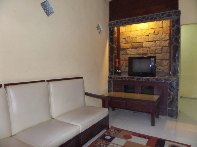 Others 4, Villa Anna, Probolinggo