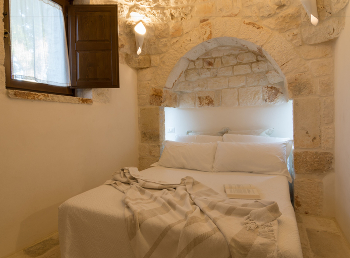 Bedroom 5, Almapetra Trulli Resort, Bari