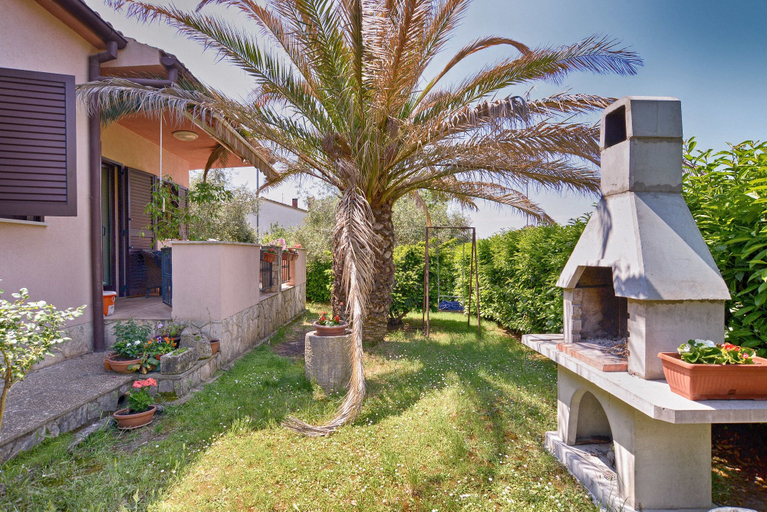 Others 4, Apartment 1642, Pula