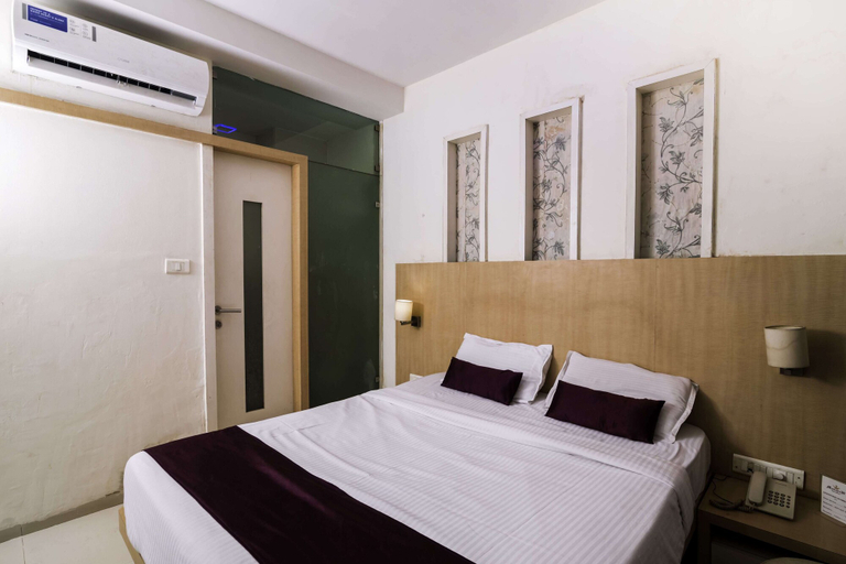 Bedroom 2, Hotel Monarch Guestline in MIDC Rabale, Navi Mumbai, Thane