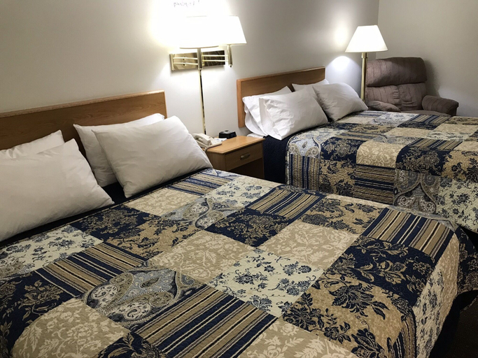 Bedroom 2, Dutch Country Inn, Washington