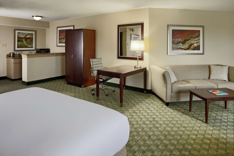 Bedroom 3, DoubleTree by Hilton San Antonio Downtown, Bexar