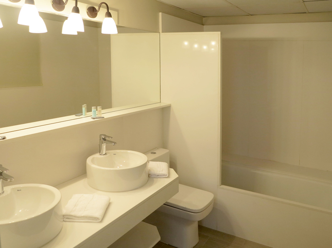 Bathroom 4, Serennia Exclusive Rooms, Barcelona